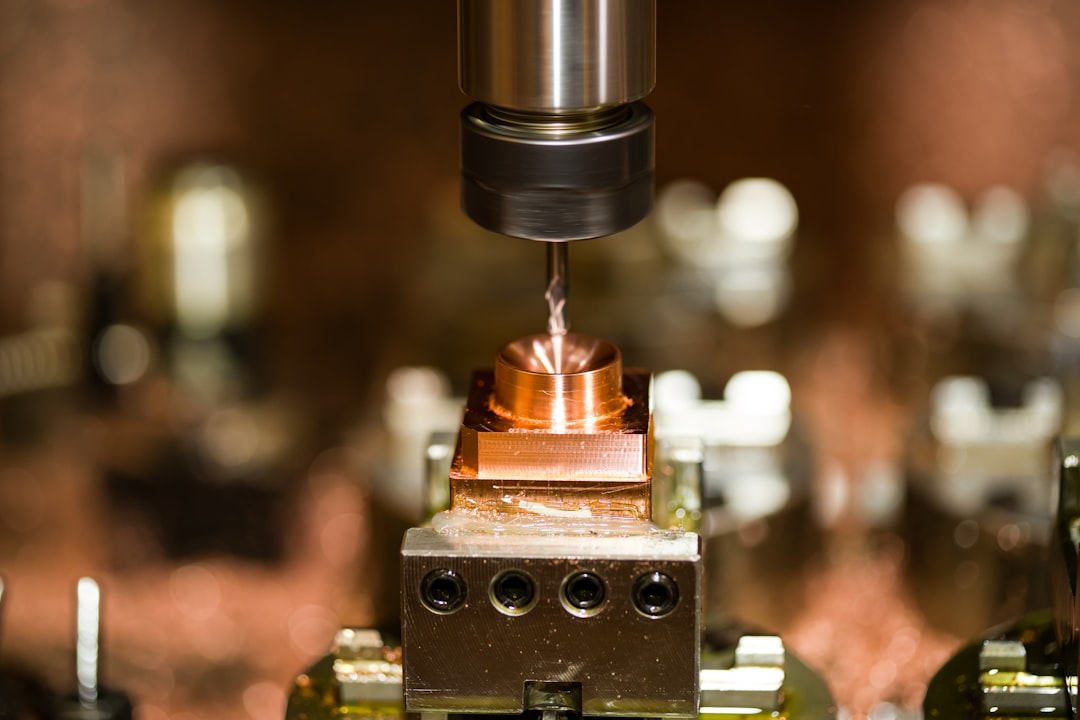 Read more about the article 【光學器材精密零件】光學器材精密零件加工的清潔製程與精度控制